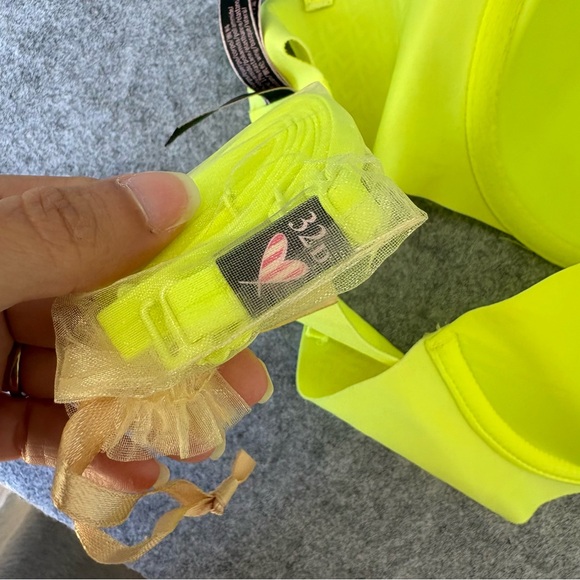 Victoria’s Secret multi-way multi-position Neon Yellow Bra 32D - Picture 6 of 9